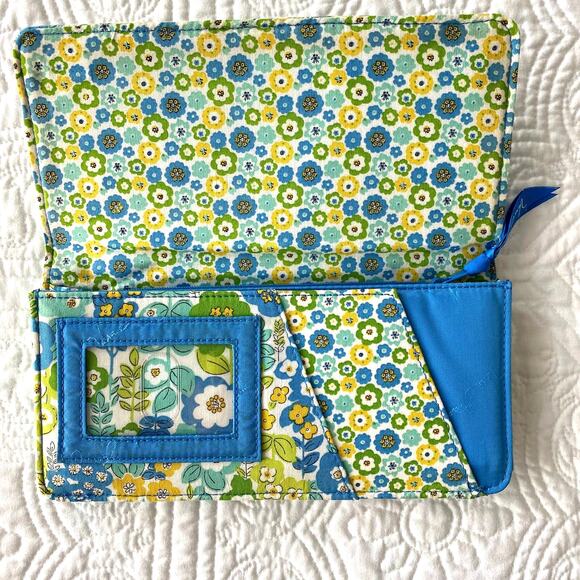 Vera Bradley English Meadow Green Blue Floral Quilted Clutch Wallet Foldover 9x4 - Picture 3 of 6
